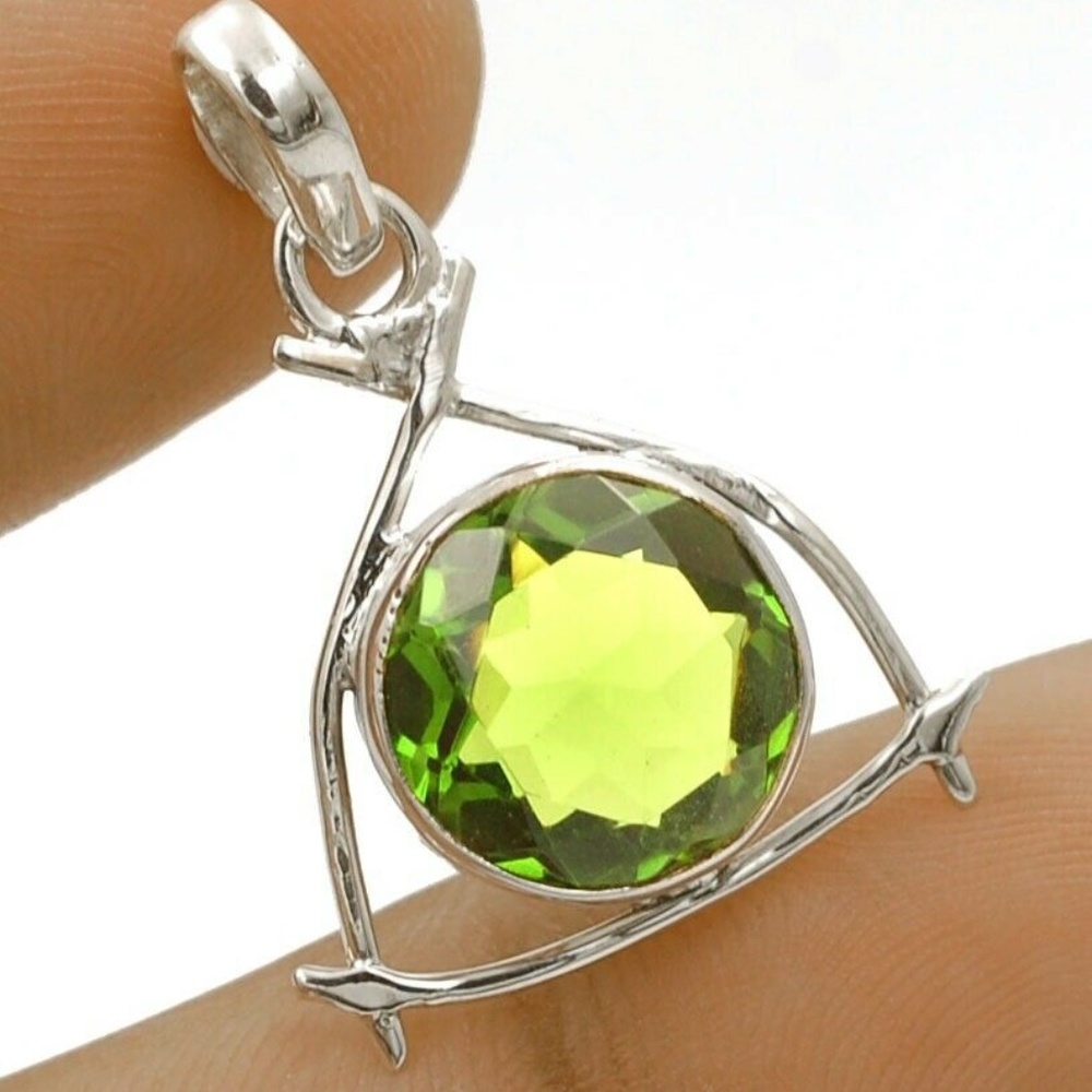 3 CT Natural Peridot ~ 925 Silver Pendant,